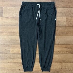 Vuori Size Medium Performance Jogger In Charcoal Heather Comfy Workout Bottoms
